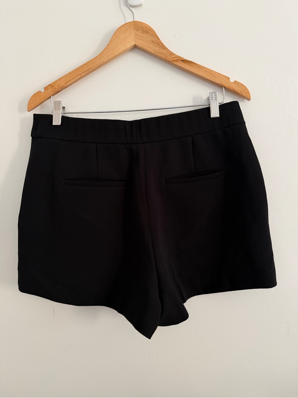 Aritzia Black High-Waist Tailored Shorts